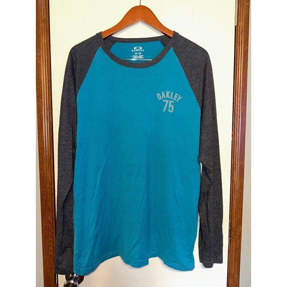 Oakley Men’s Logo Graphic Long Sleeve T-shirt Size XL